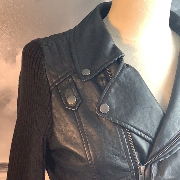 Neu Look Black Faux Leather Cropped Knit Sleeves Motorcycle Jacket Sz M - Picture 4 of 12